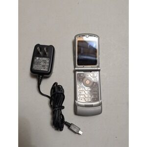 Vintage Motorola RAZR V3 Mobile Phone Flip Fold Motorola For Parts With Charger